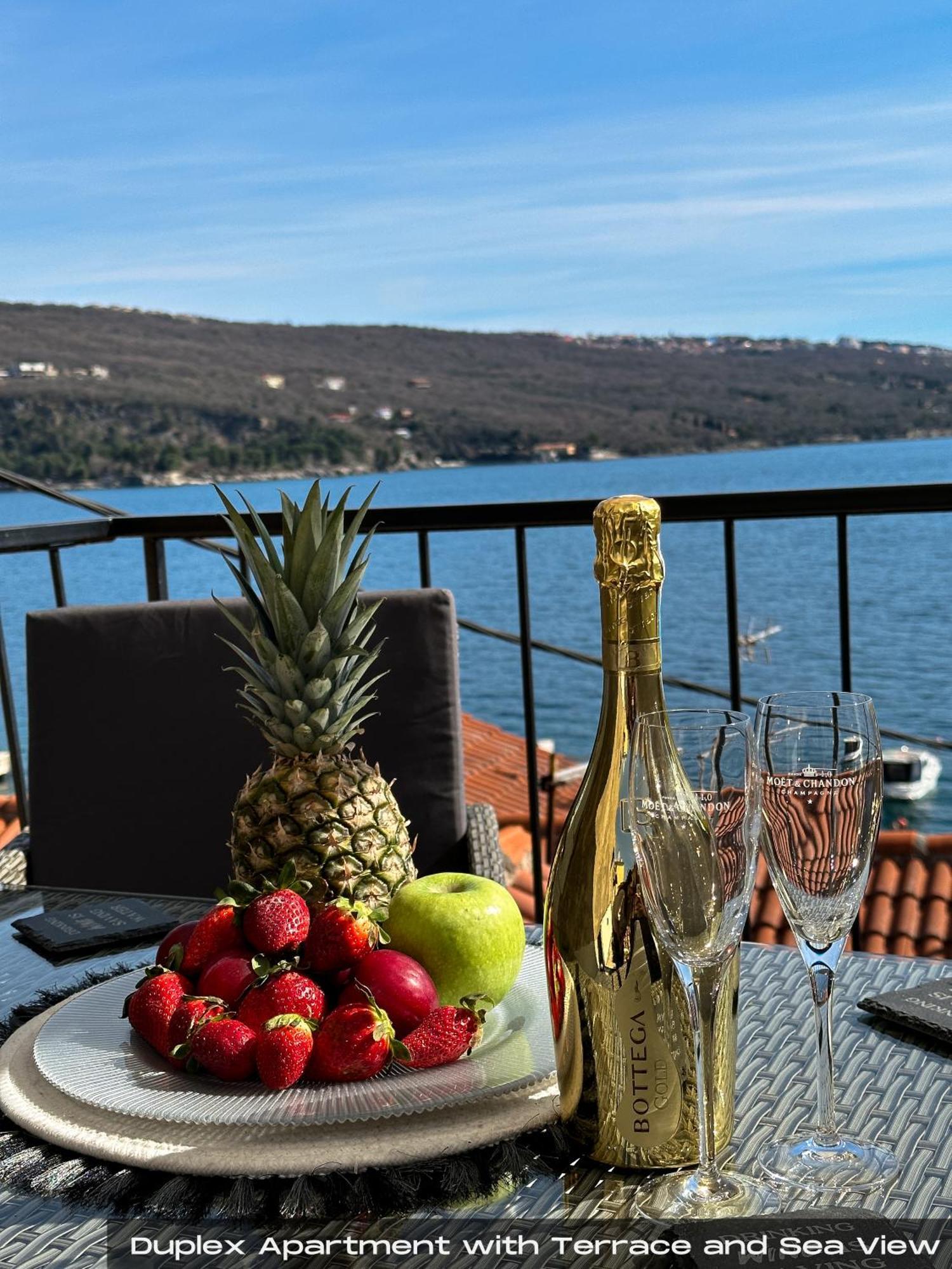 Villa Volos With Roof Terrace, Sea View, Free Private Parking Opatija Ngoại thất bức ảnh